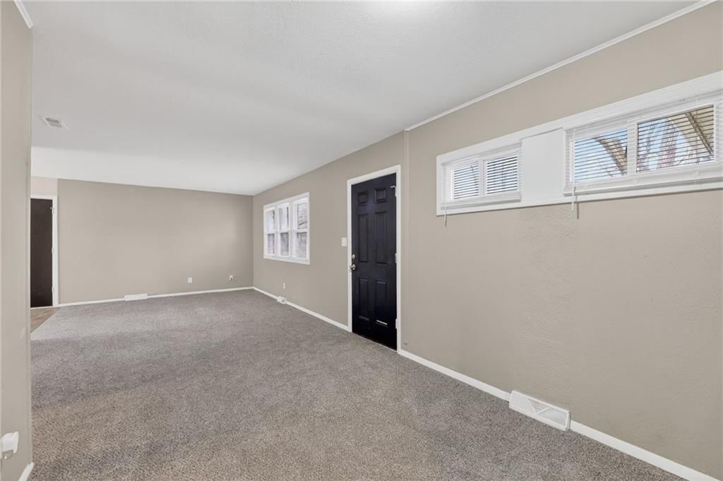 8615 E 114TH Street — photo 15