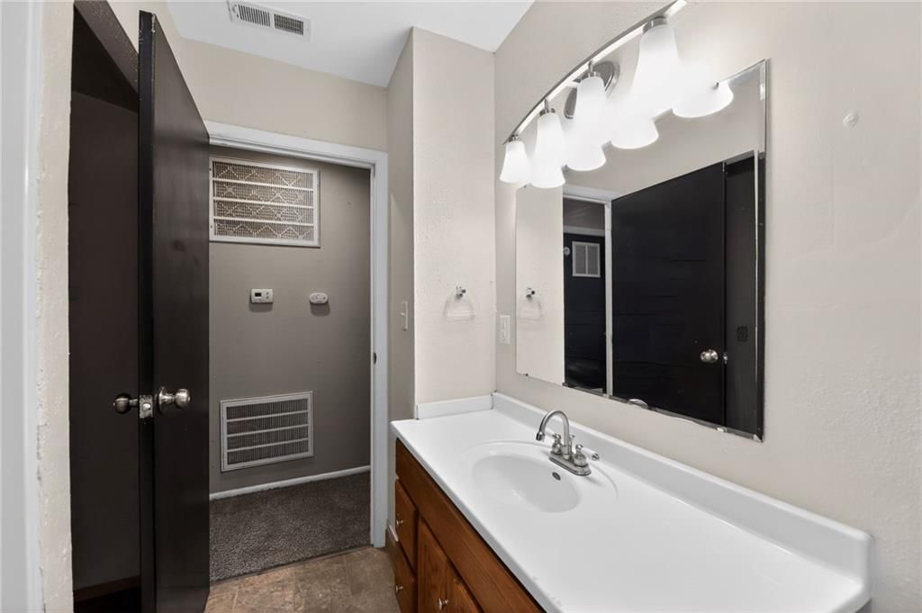 8615 E 114TH Street — photo 31