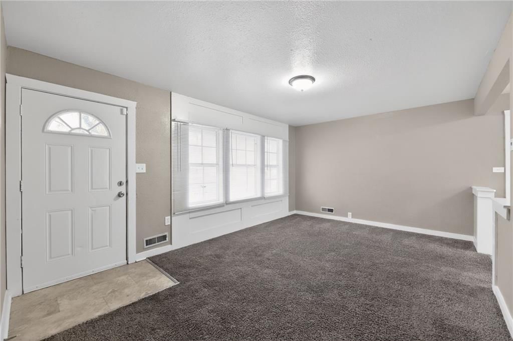 7402 E 109th Street — photo 4