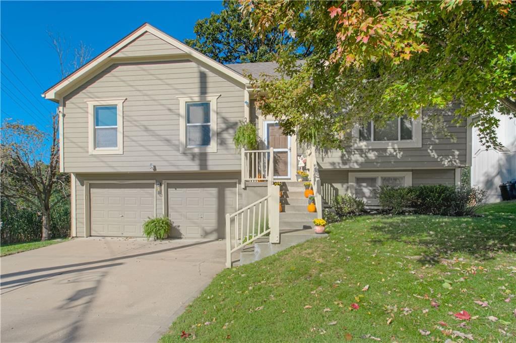 7132 N HIckory Street — photo 3