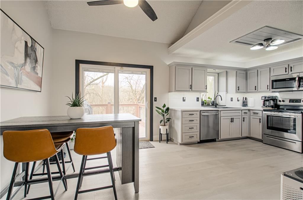 7132 N HIckory Street — photo 14