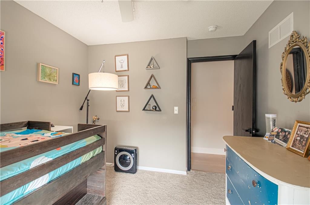 7132 N HIckory Street — photo 28