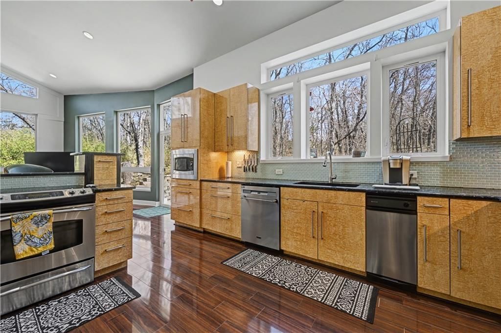 52 G Street — photo 10