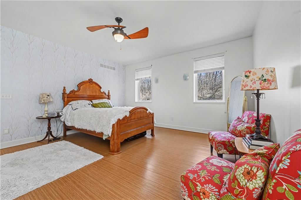 52 G Street — photo 17