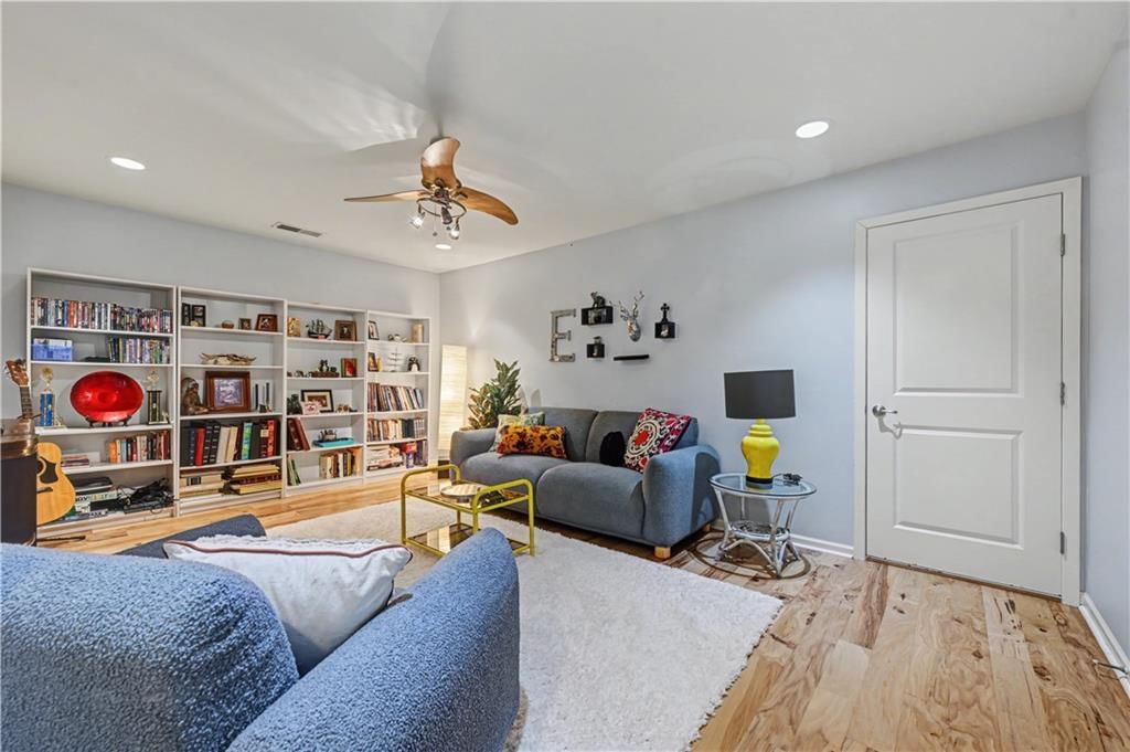 52 G Street — photo 34