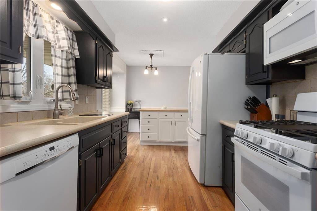 717 NE Mulberry Street — photo 5