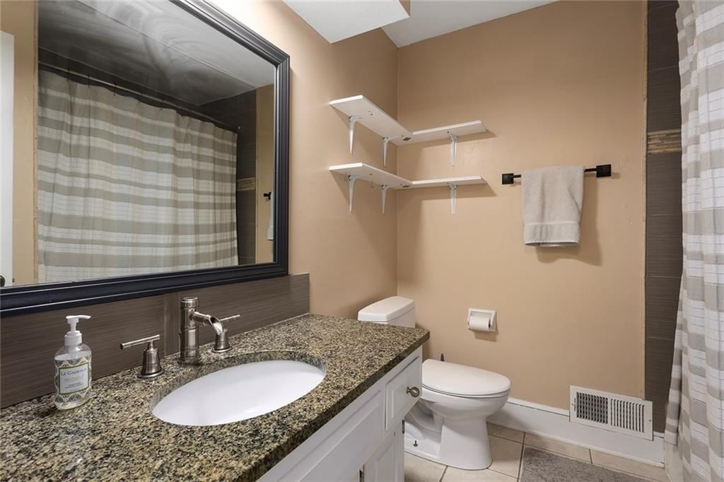 717 NE Mulberry Street — photo 15