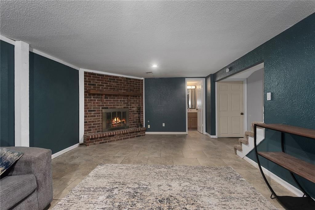 717 NE Mulberry Street — photo 26