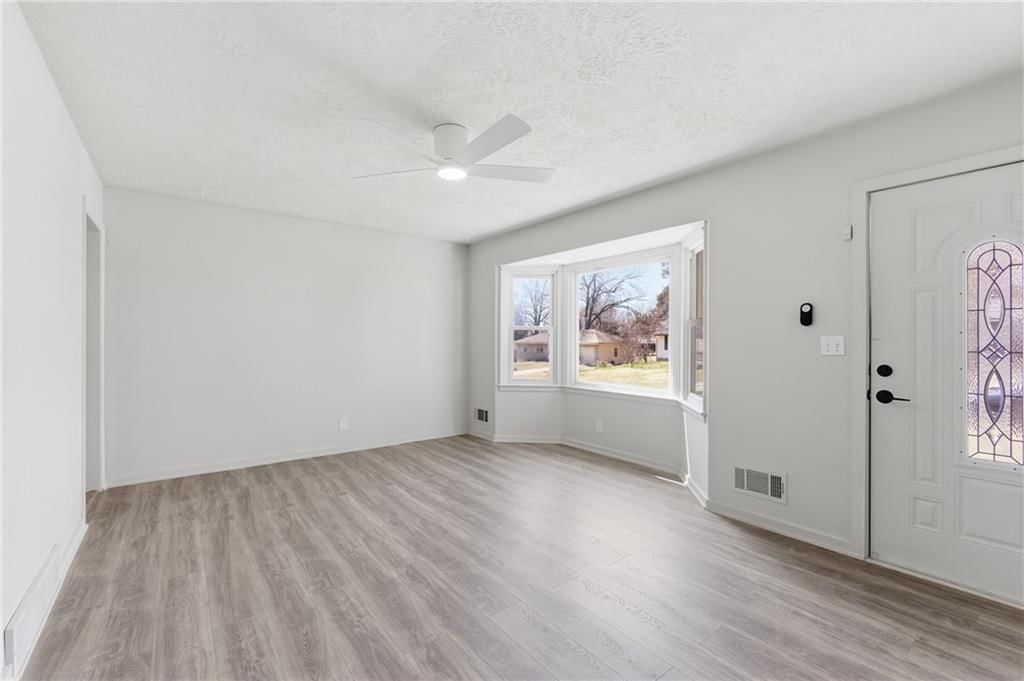 10109 White Avenue — photo 6