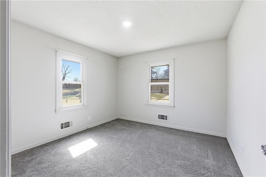 10109 White Avenue — photo 12