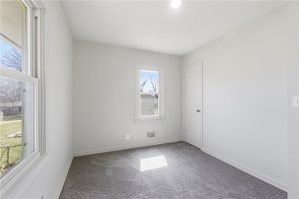 10109 White Avenue — photo 15