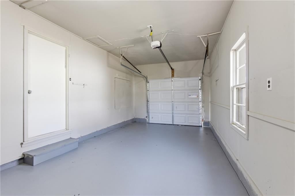 10109 White Avenue — photo 18