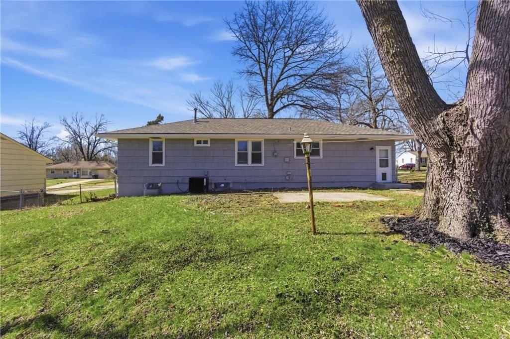10109 White Avenue — photo 22
