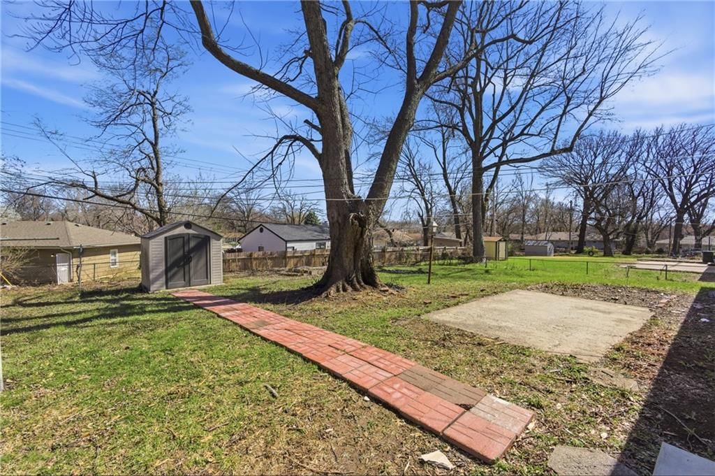 10109 White Avenue — photo 23