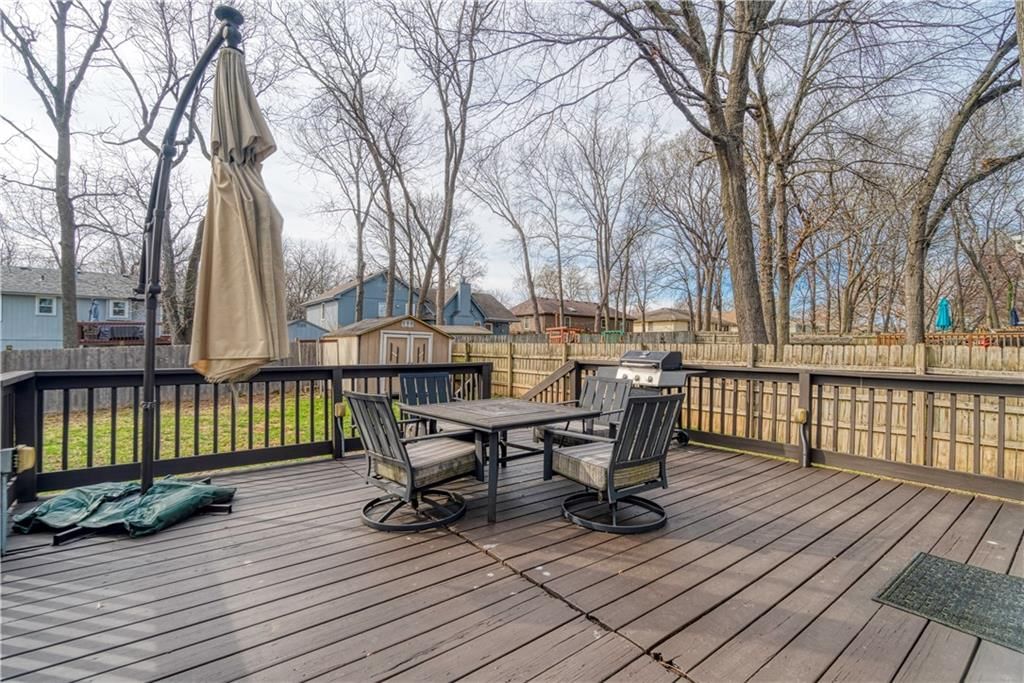 1104 NE Country Lane — photo 24
