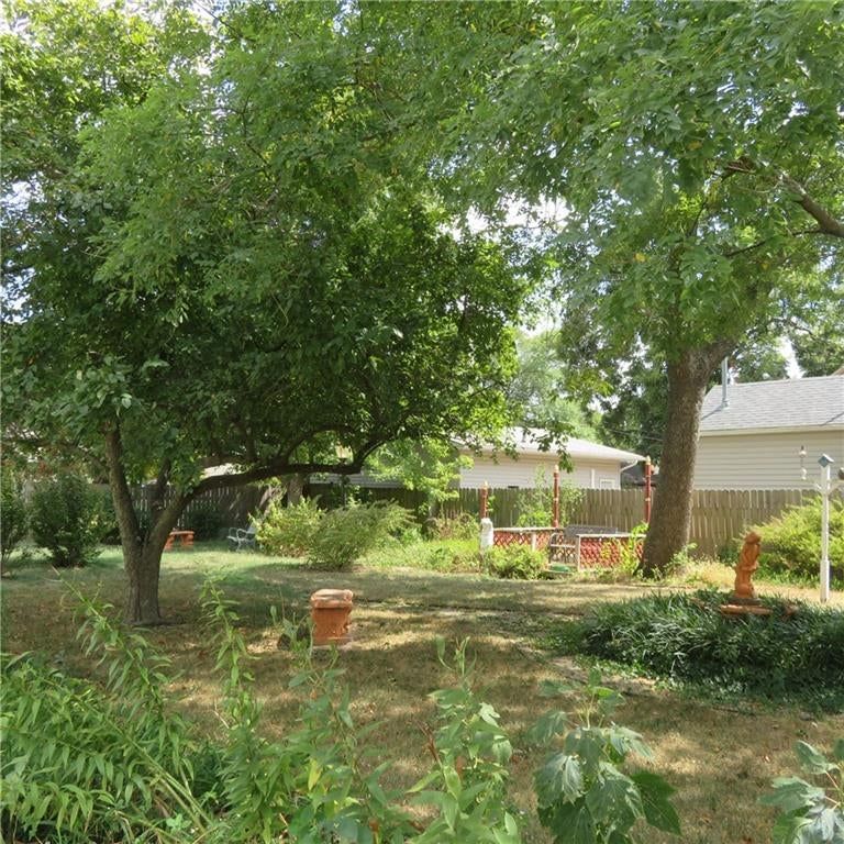 215 S COTTONWOOD Street — photo 5