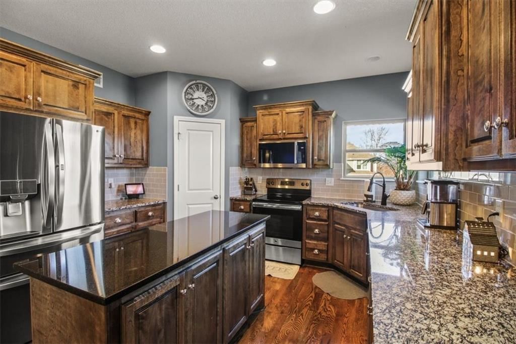 818 W Rader Street — photo 10