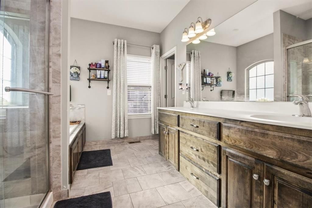 818 W Rader Street — photo 15
