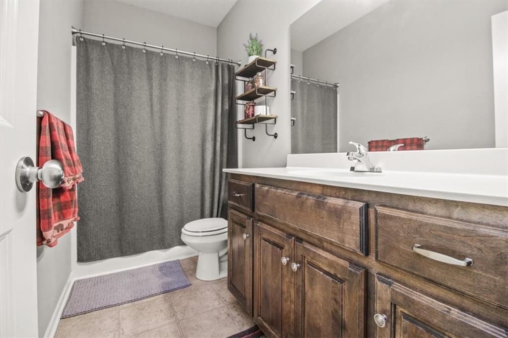 818 W Rader Street — photo 23