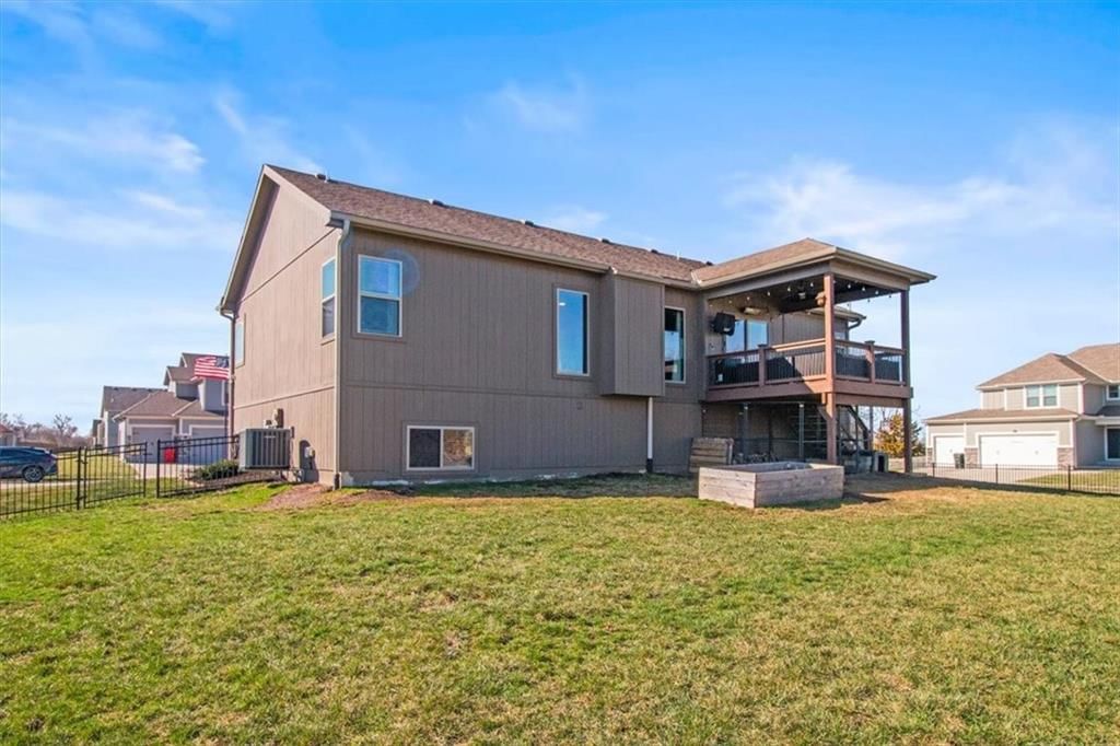 818 W Rader Street — photo 24
