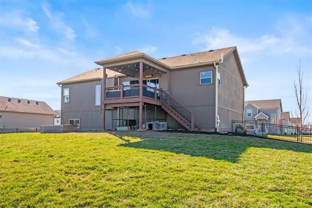 818 W Rader Street — photo 25