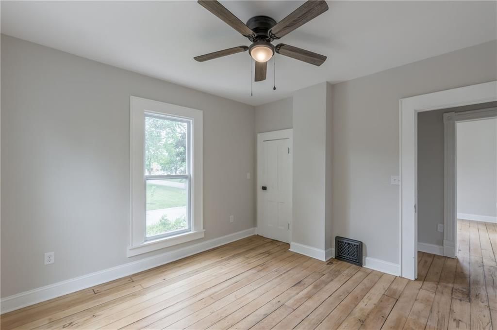 721 W 4th Street — photo 26