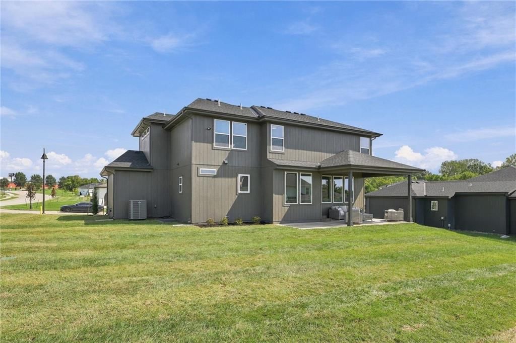 2700 NE Crestview Street — photo 43