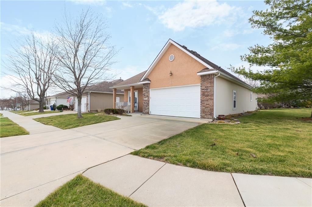 4756 SW Leafwing Drive — photo 2