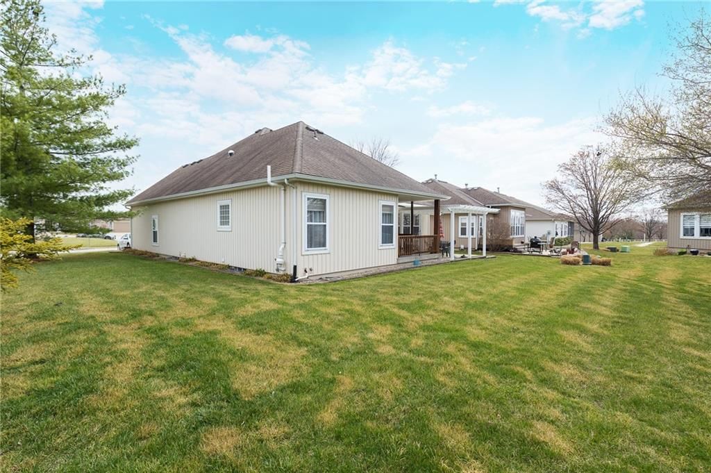 4756 SW Leafwing Drive — photo 32