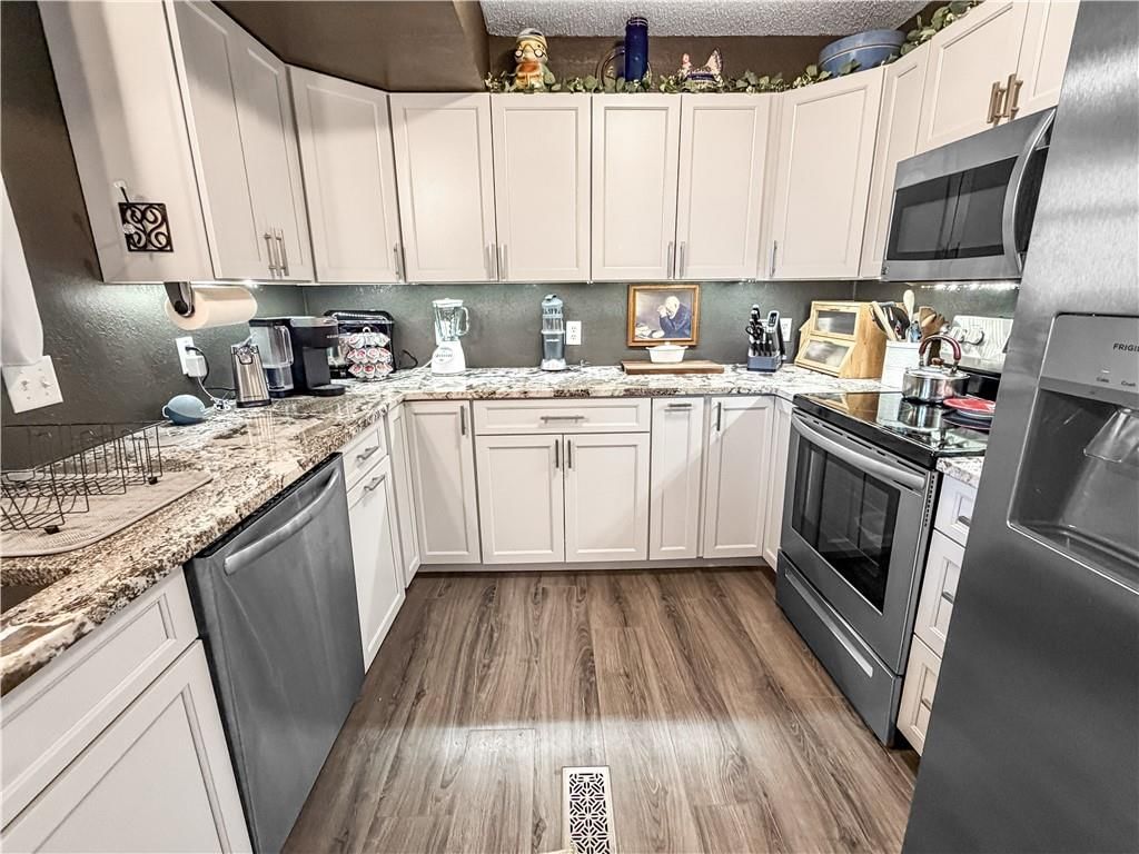 225 Crescent Drive — photo 15