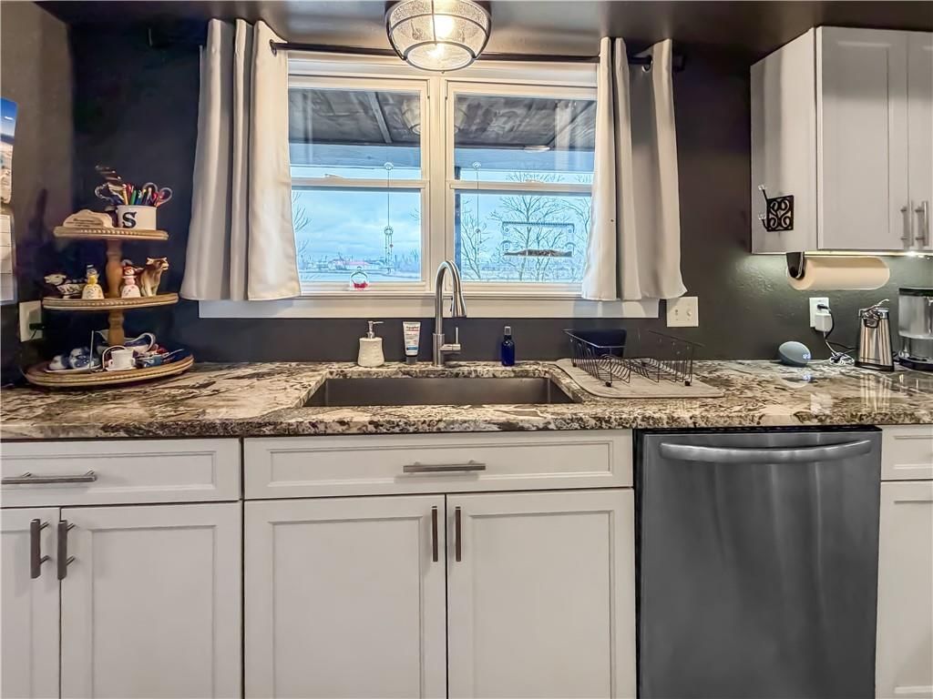 225 Crescent Drive — photo 16