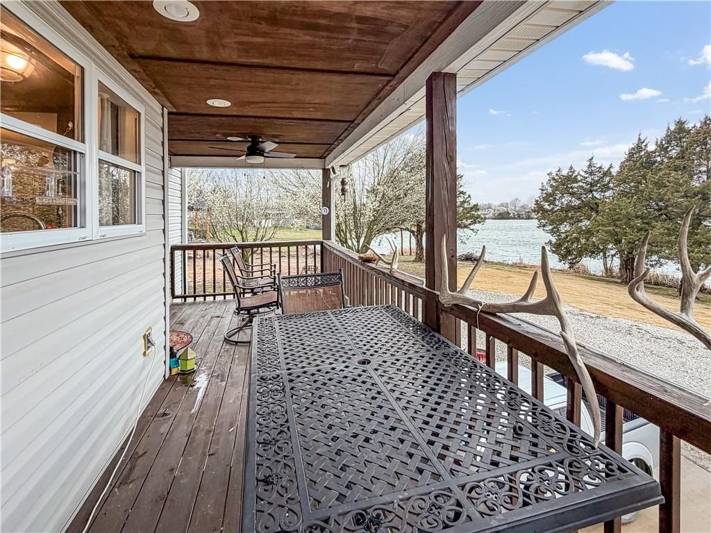 225 Crescent Drive — photo 17