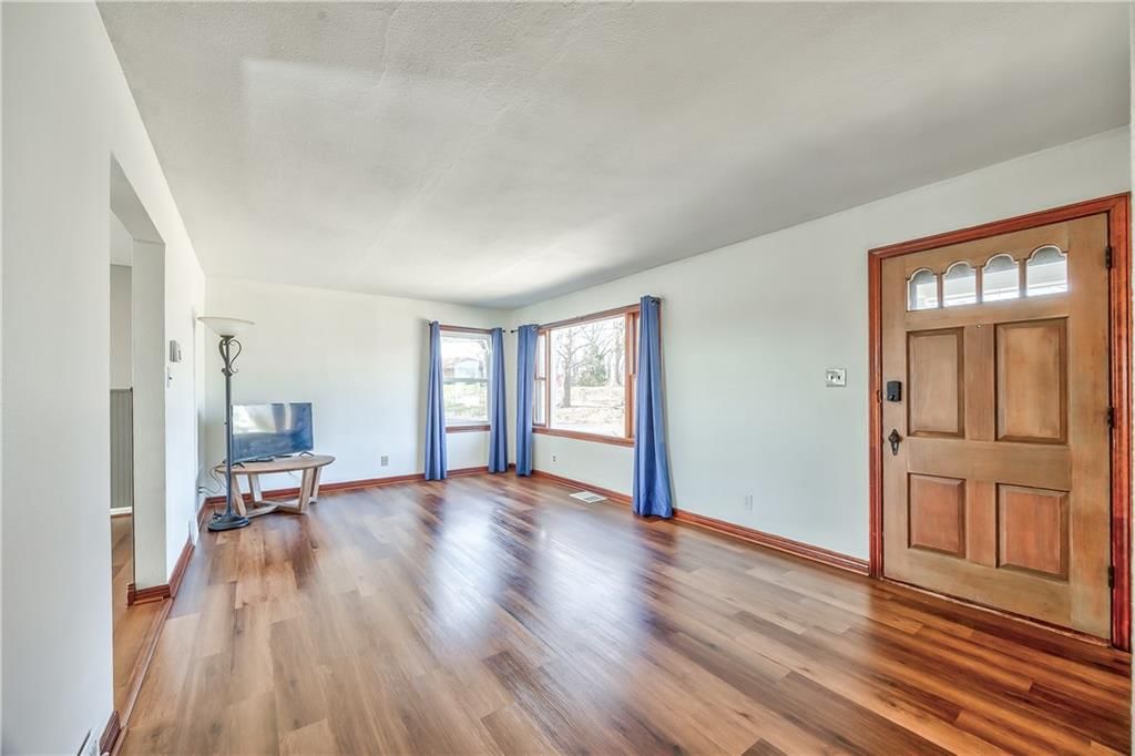 1017 Sherman Avenue — photo 2