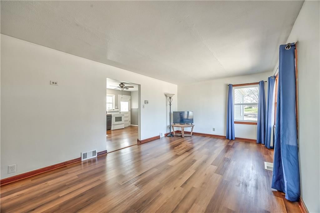 1017 Sherman Avenue — photo 3