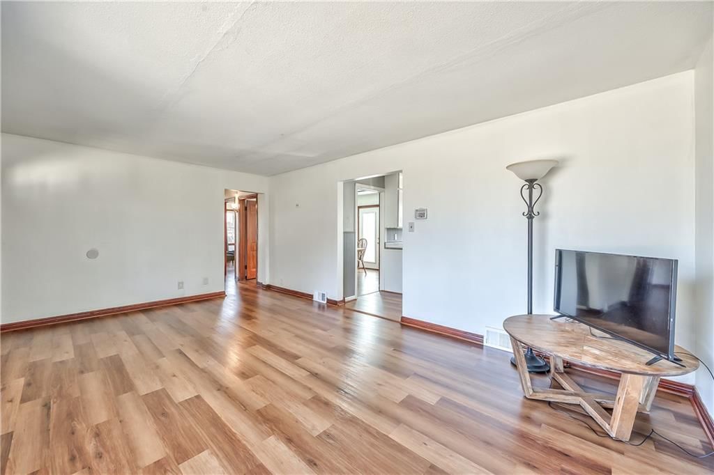 1017 Sherman Avenue — photo 4