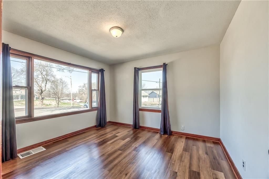 1017 Sherman Avenue — photo 13