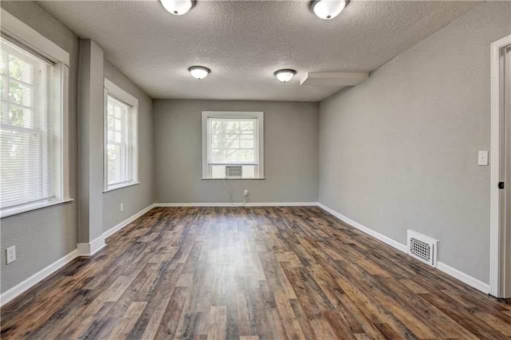 2637 E 29th Street — photo 10
