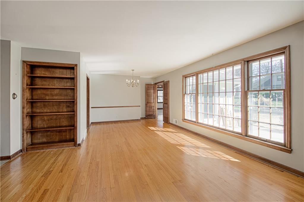 207 NW Woodbine Avenue — photo 6