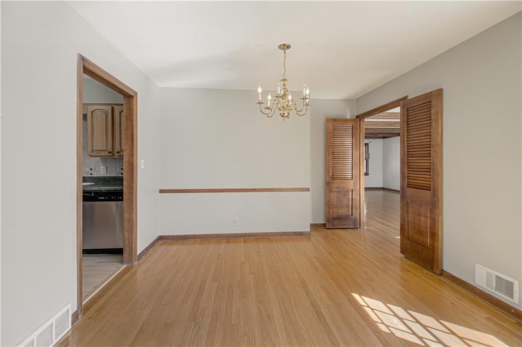 207 NW Woodbine Avenue — photo 11
