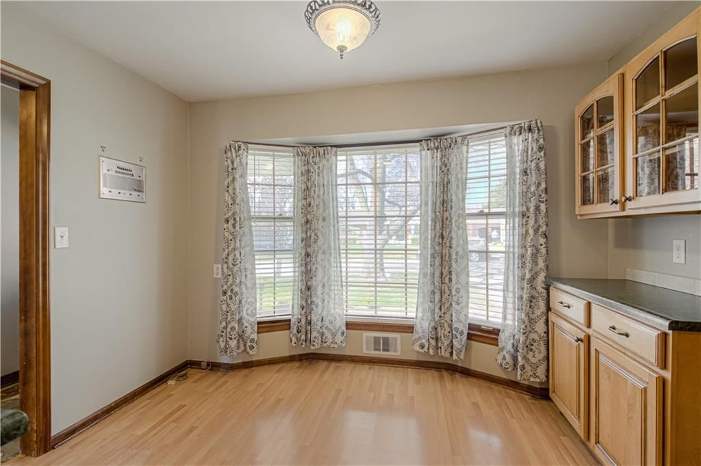 207 NW Woodbine Avenue — photo 16