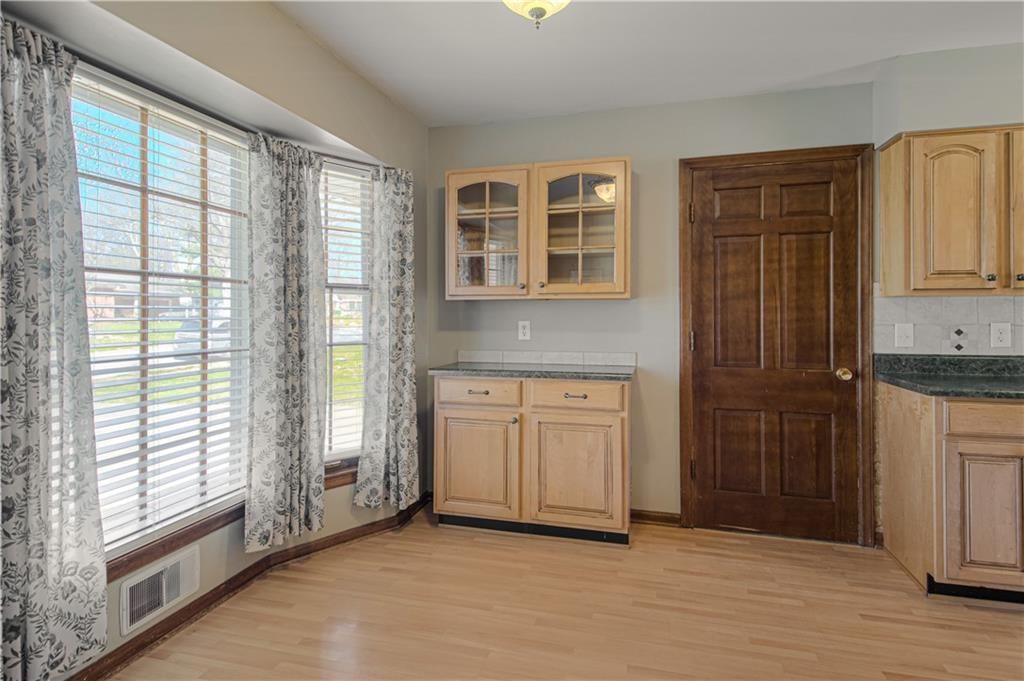 207 NW Woodbine Avenue — photo 17