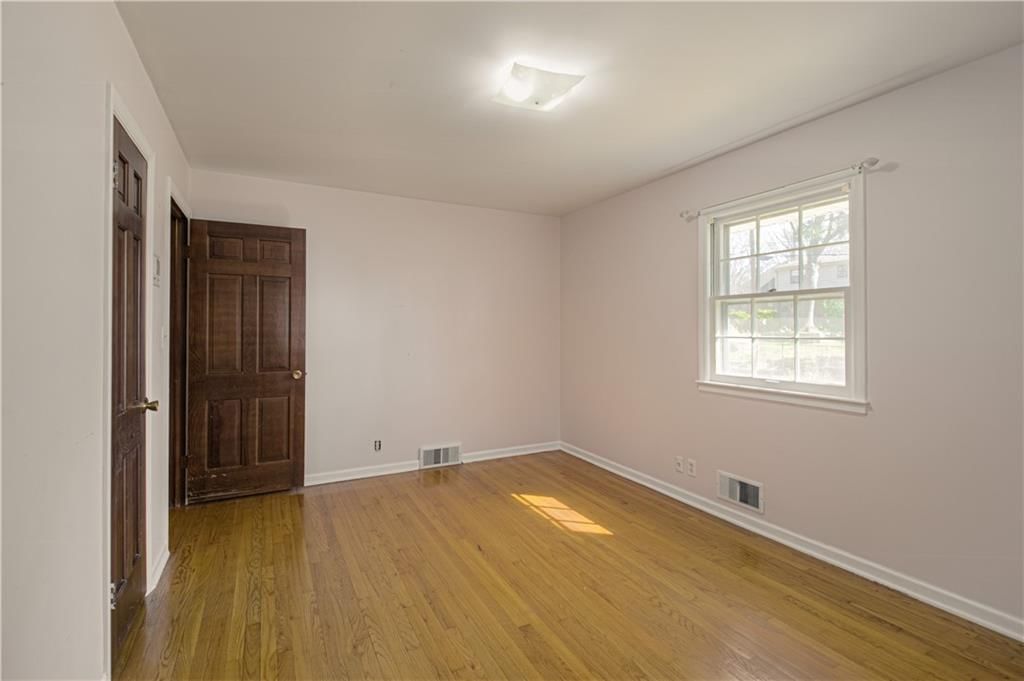 207 NW Woodbine Avenue — photo 22