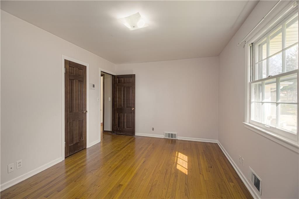 207 NW Woodbine Avenue — photo 23