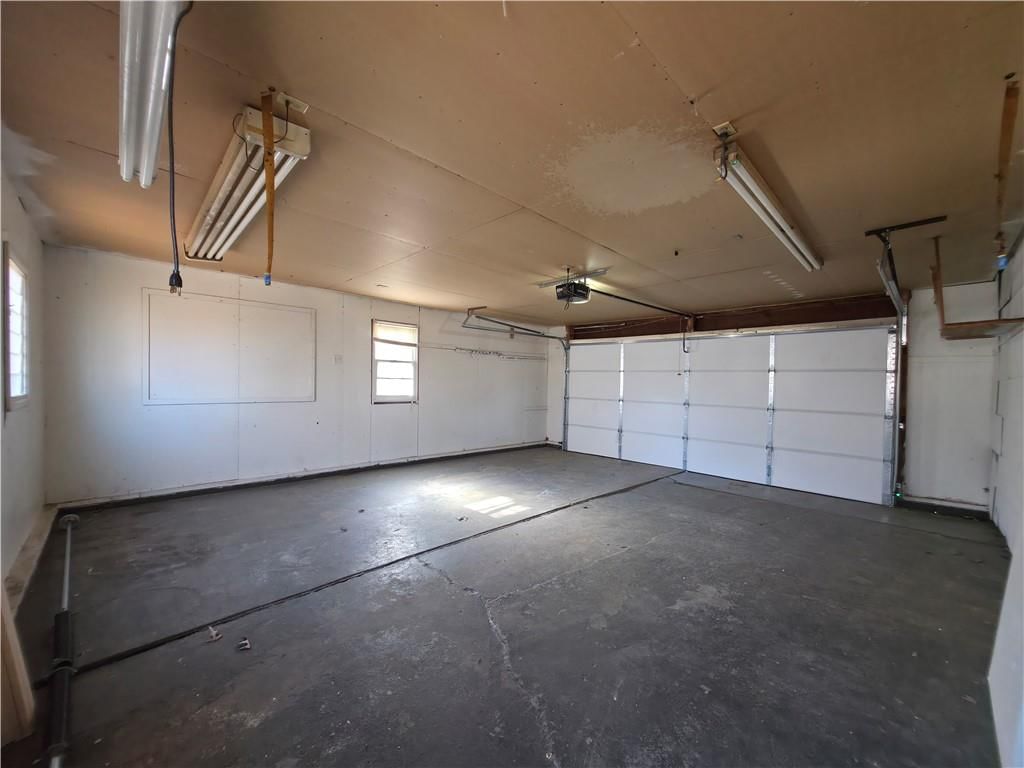 836 W Charles Street — photo 7