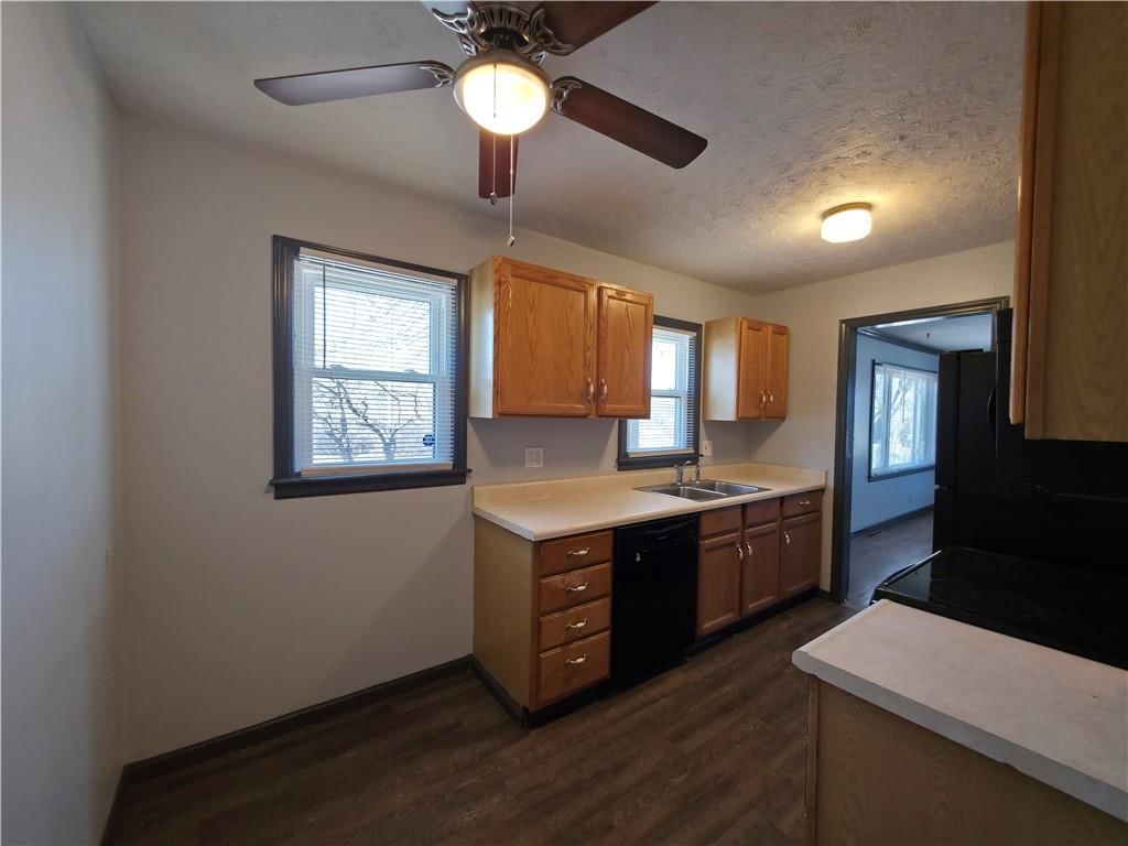 836 W Charles Street — photo 9