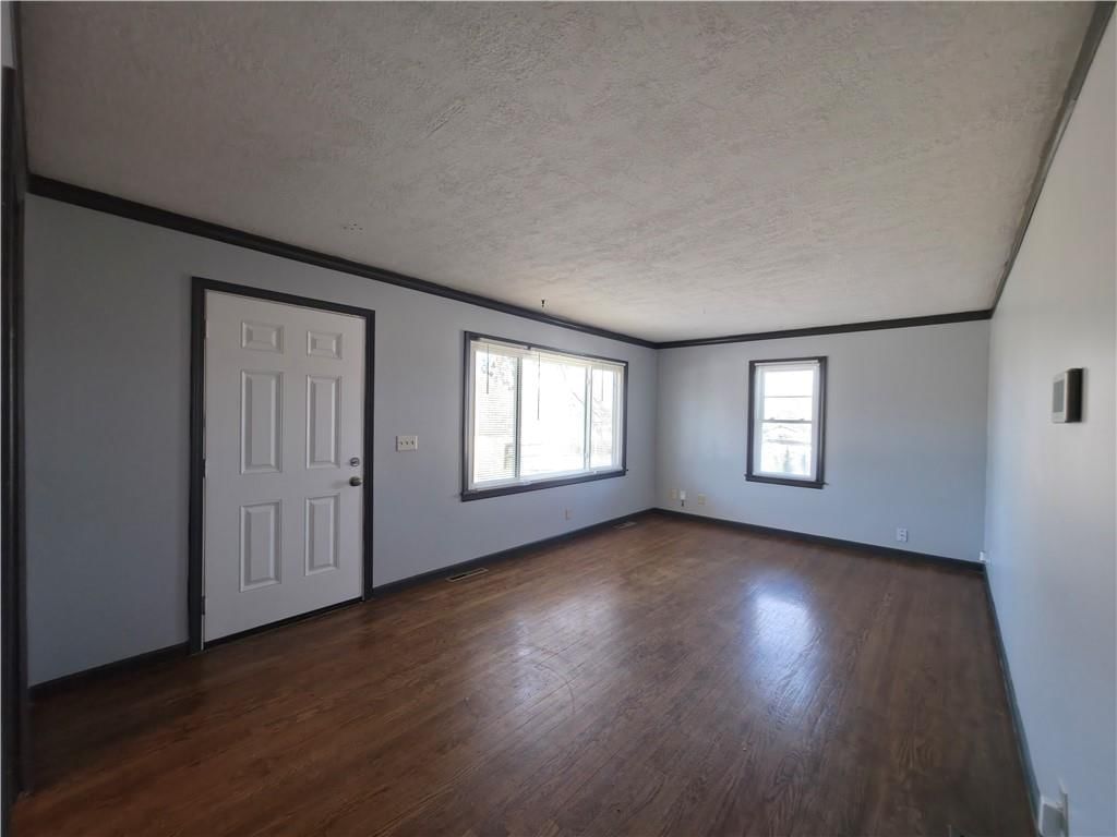 836 W Charles Street — photo 12