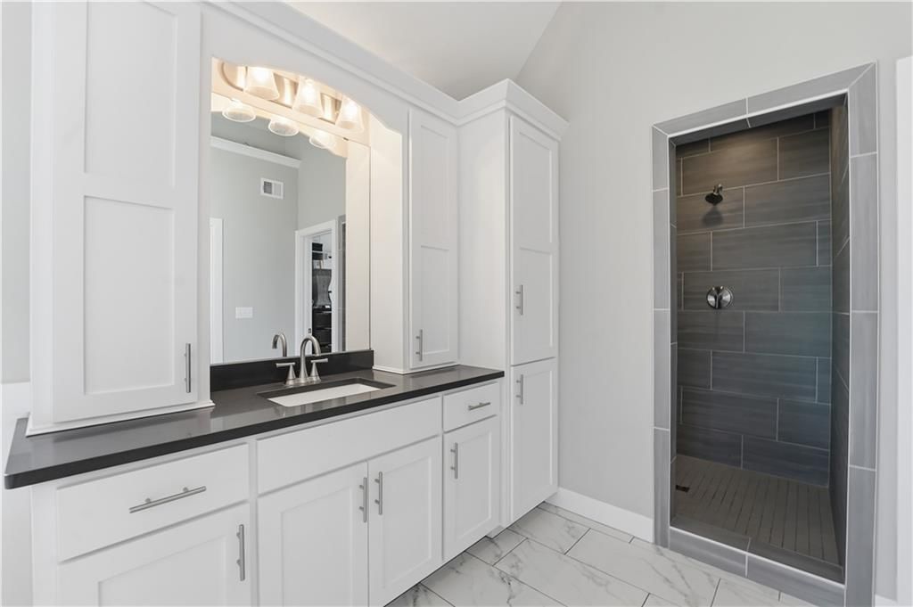 11300 N Michigan Avenue — photo 38