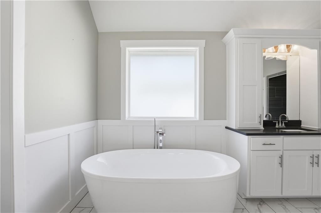 11300 N Michigan Avenue — photo 39
