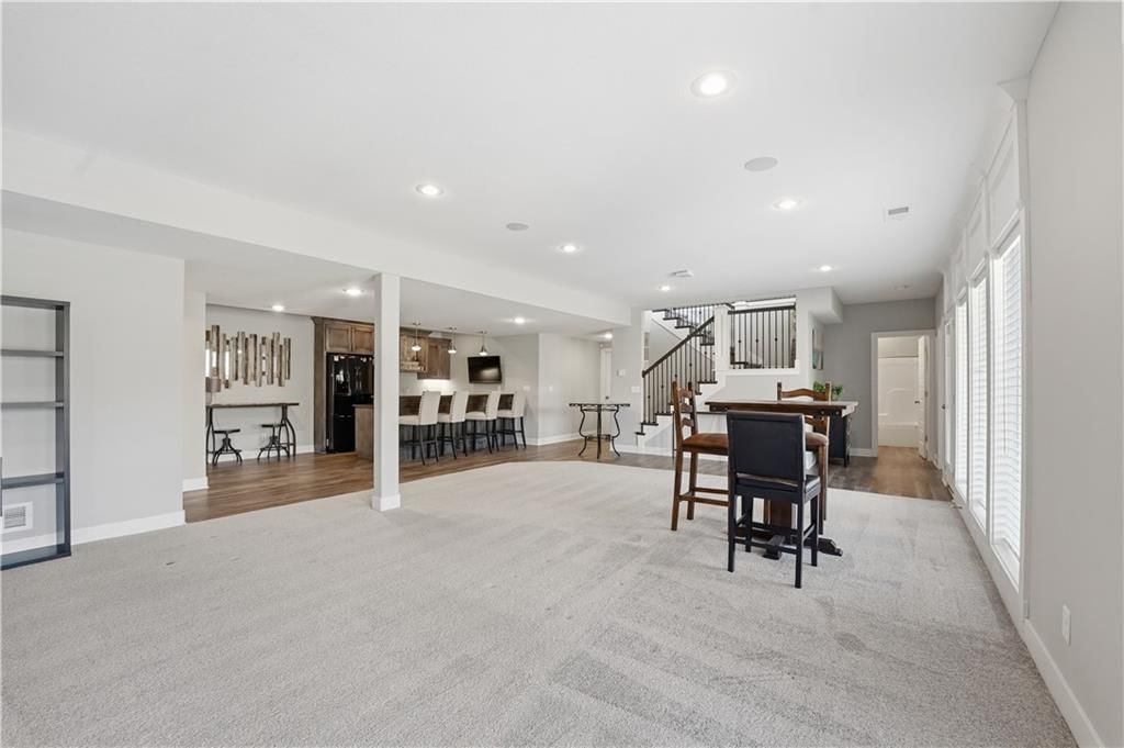 11300 N Michigan Avenue — photo 49