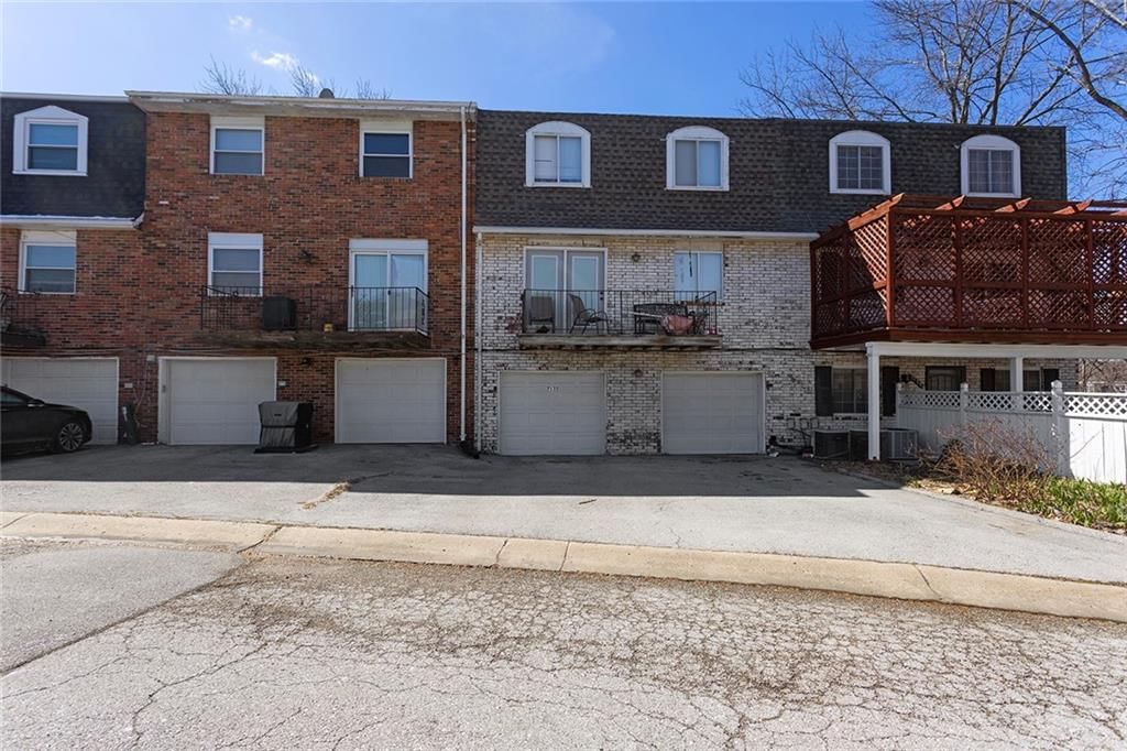 7137 NW Winter Avenue — photo 30